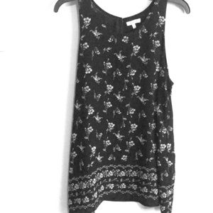 Very pretty Black & white floral blouse